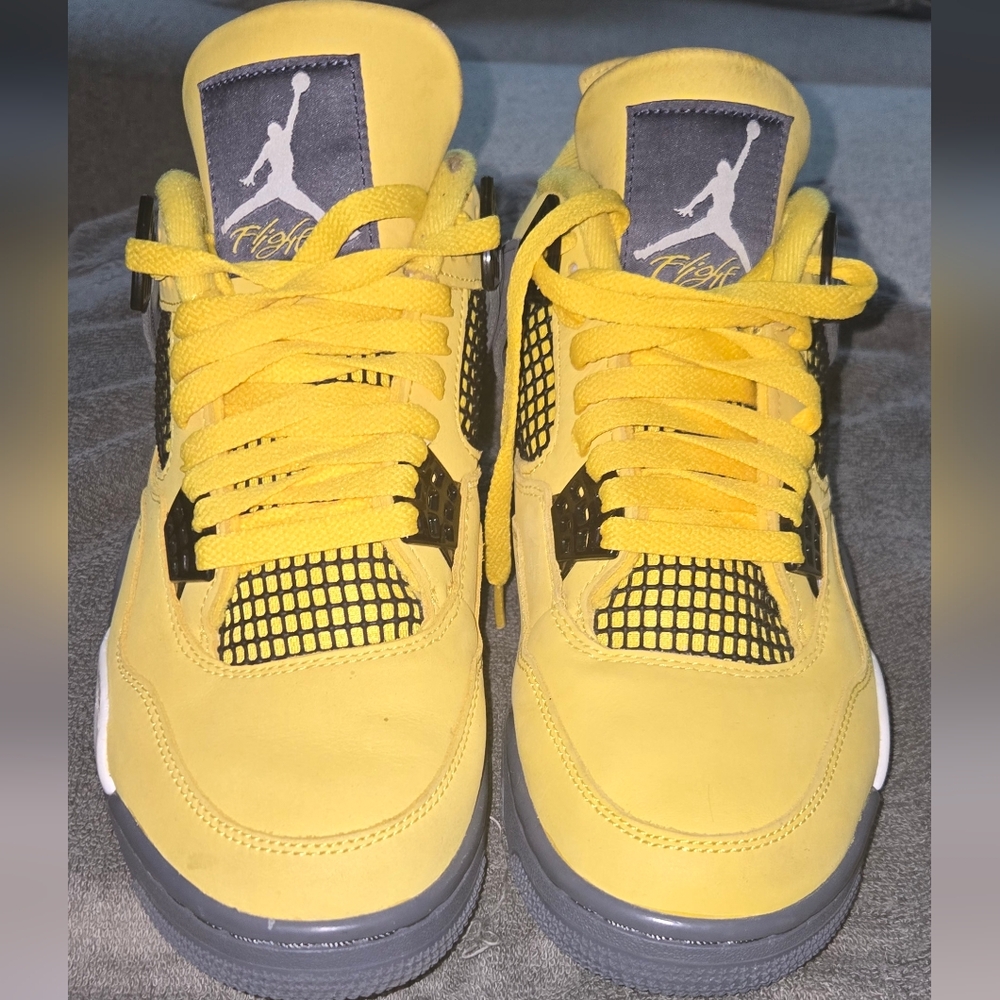Jordan 4 Retro 'Lightning' 2024